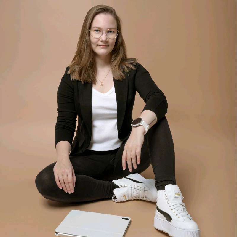 Kinga Górecka webdesigner współpracowała z Joanna Pomes w mentoringu 1:1 dotyczącym pozyskiwania klientów na Linkedin